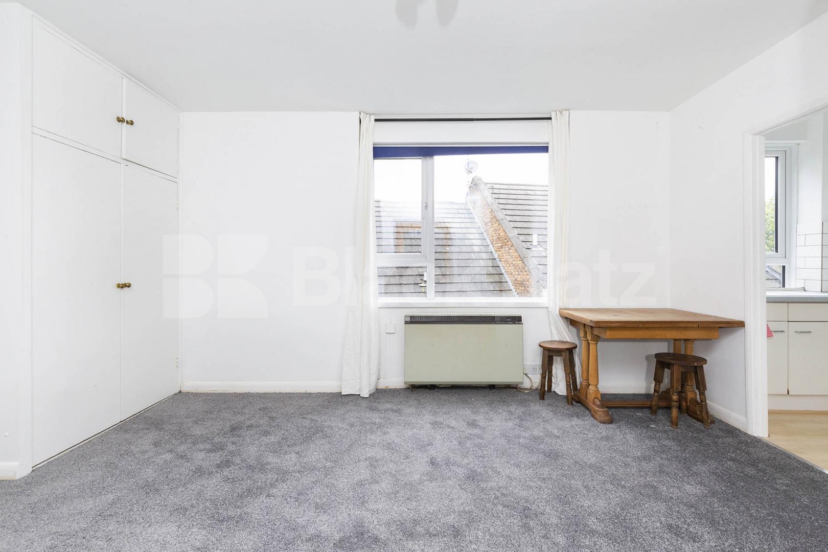 Newly Carpeted self contained Studio located in the heart of Crouch end Crescent Road, Crouch End 
